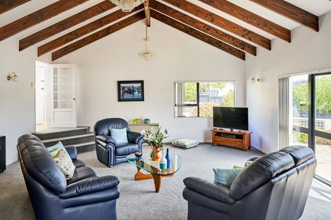 Photo of property in 30 Molyneux Close, Whitby, Porirua, 5024