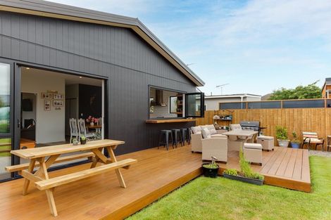 Photo of property in 188 Travis Road, New Brighton, Christchurch, 8083
