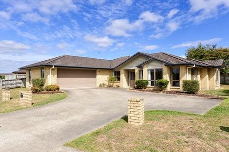 Photo of property in 77 Farringdon Avenue, Rototuna North, Hamilton, 3210