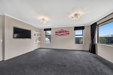 Photo of property in 15 Wentworth Lane, Waiwhakaiho, New Plymouth, 4312