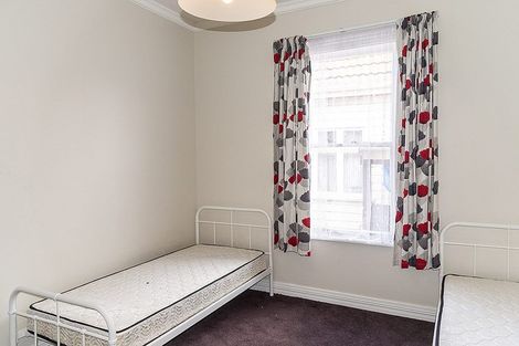 Photo of property in 195 Macandrew Road, South Dunedin, Dunedin, 9012