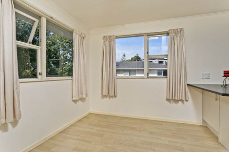 Photo of property in 7 Tahu Crescent, Sunnynook, Auckland, 0620