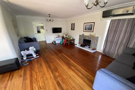 Photo of property in 15 Walpole Avenue, Hillpark, Auckland, 2102