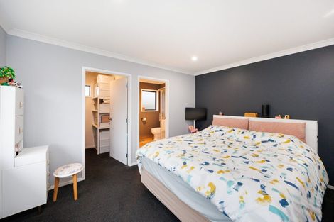 Photo of property in 8 Butler Place, Fitzherbert, Palmerston North, 4410