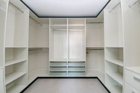 Photo of property in 30 Cherrywood Crescent, Northpark, Auckland, 2013