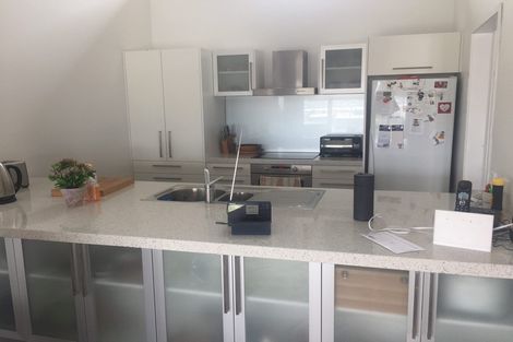 Photo of property in 2/19 Westwell Road, Belmont, Auckland, 0622