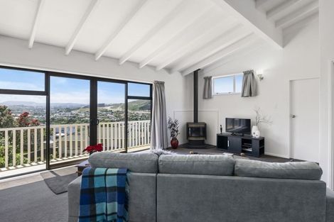 Photo of property in 5 Saint Aidans Way, Tawa, Wellington, 5028