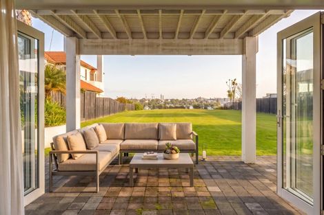 Photo of property in 9 Norwood Road, Bayswater, Auckland, 0622