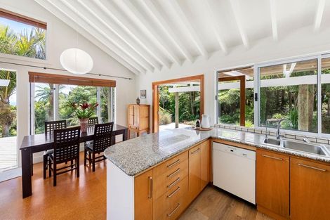 Photo of property in 16 La Trobe Track, Karekare, New Lynn, 0772