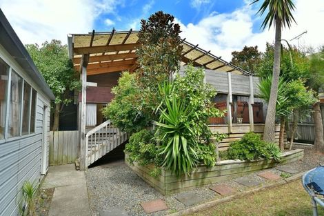 Photo of property in 37 Bay Street, Red Beach, 0932