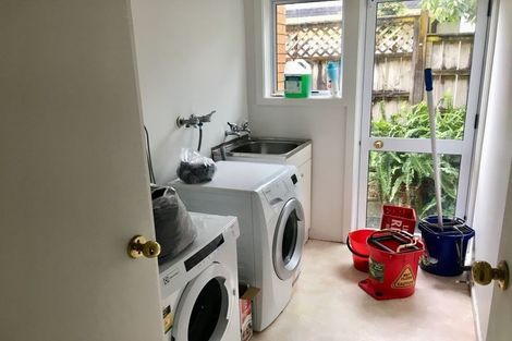 Photo of property in 3 Lochend Place, Highland Park, Auckland, 2010