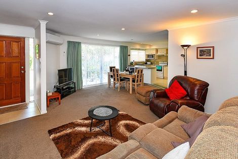 Photo of property in 3/5 Saints Court, Manurewa, Auckland, 2102