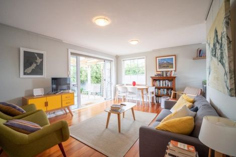 Photo of property in 622 Featherston Street, Roslyn, Palmerston North, 4414