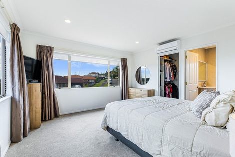 Photo of property in 54 Black Teal Close, Unsworth Heights, Auckland, 0632