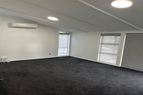 Photo of property in 2/6 Clare Place, Glenfield, Auckland, 0629