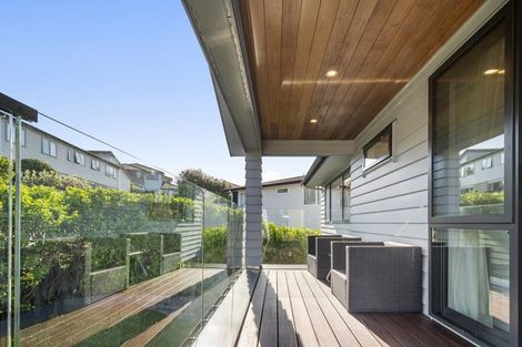 Photo of property in 4a Hilton Close, Fairview Heights, Auckland, 0632