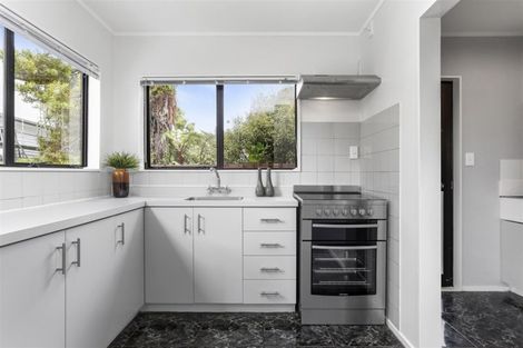 Photo of property in 29 Cron Avenue, Te Atatu South, Auckland, 0610