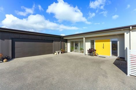 Photo of property in 25 Mahurenga Lane, Te Horo, Otaki, 5581