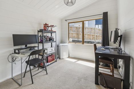 Photo of property in 27 Rotoiti Avenue, Pakuranga Heights, Auckland, 2010