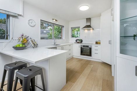 Photo of property in 12 Gretel Place, Hillcrest, Auckland, 0627
