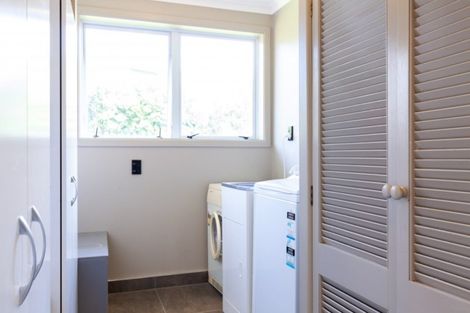 Photo of property in 102b Frankley Road, Frankleigh Park, New Plymouth, 4310