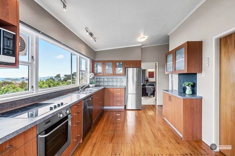 Photo of property in 37 Normandale Road, Normandale, Lower Hutt, 5010