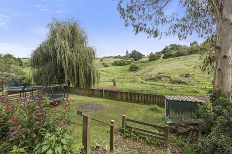Photo of property in 35 Resolution Road, Welcome Bay, Tauranga, 3112