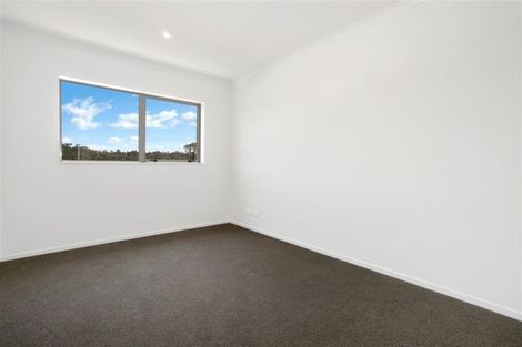 Photo of property in 40 Vincent Mcgrath Crescent, Swanson, Auckland, 0614