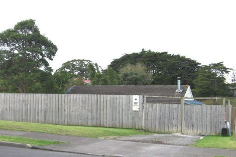 Photo of property in 33 Cyril Crescent, West Harbour, Auckland, 0618