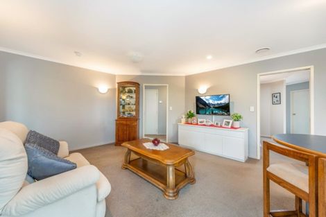 Photo of property in 5 Cranbrook Place, Rototuna North, Hamilton, 3210