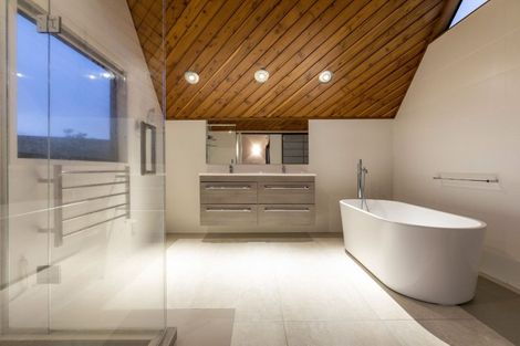 Photo of property in 453 East Coast Road, Murrays Bay, Auckland, 0630