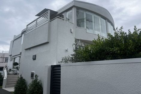 Photo of property in 1/2 Holiday Road, Milford, Auckland, 0620