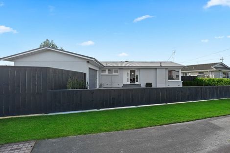 Photo of property in 37 Braid Road, St Andrews, Hamilton, 3200