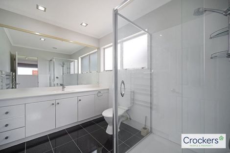 Photo of property in 2/21 The Esplanade, Eastern Beach, Auckland, 2012