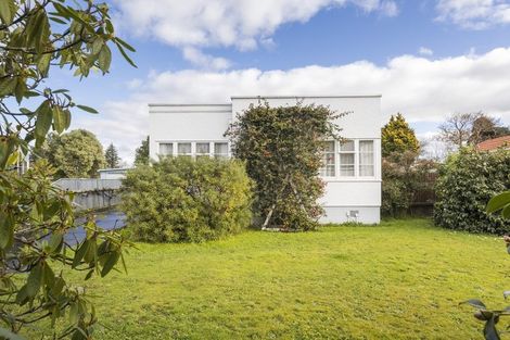 Photo of property in 77 Savage Crescent, West End, Palmerston North, 4412