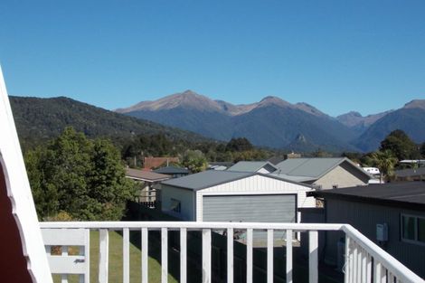 Photo of property in 30 Home Street, Winton, 9720