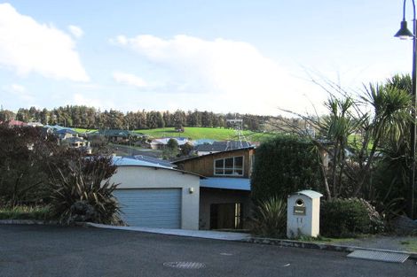 Photo of property in 11 Strata View, Western Heights, Hamilton, 3200