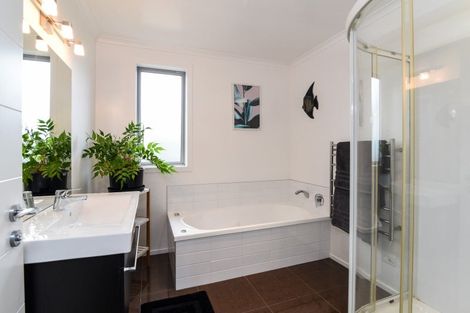 Photo of property in 12 William James Close, Mosgiel, 9024