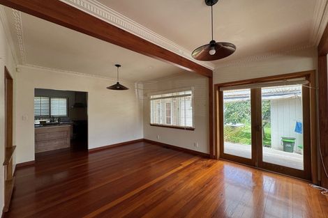 Photo of property in 41 Queensway, Three Kings, Auckland, 1024