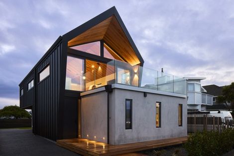 Photo of property in 239 The Esplanade, Petone, Lower Hutt, 5012