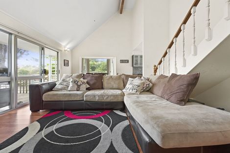 Photo of property in 35 Resolution Road, Welcome Bay, Tauranga, 3112