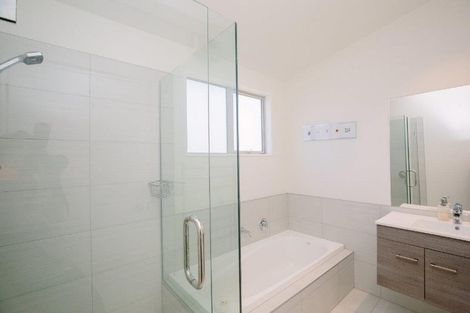 Photo of property in 10 Mcleod Avenue, Wanaka, 9305