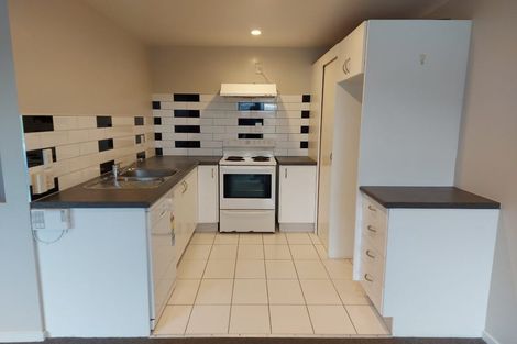 Photo of property in 2/93a Kelburn Parade, Kelburn, Wellington, 6012