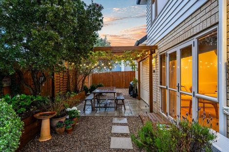 Photo of property in 3 Zefiro Drive, Massey, Auckland, 0614