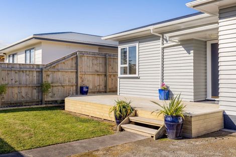 Photo of property in 23 Longfellow Road, Opunake, 4616