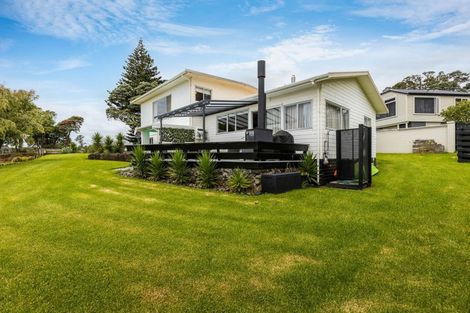 Photo of property in 4 Shearer Drive, Oakura, 4314