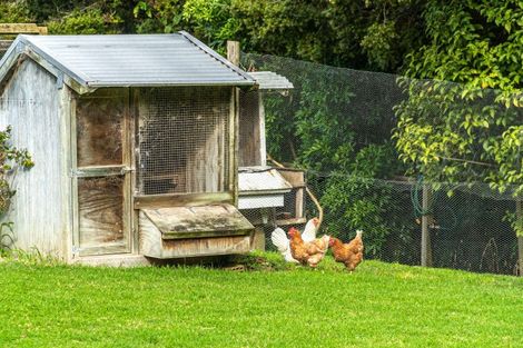 Photo of property in 69b Oraha Road, Kumeu, 0892