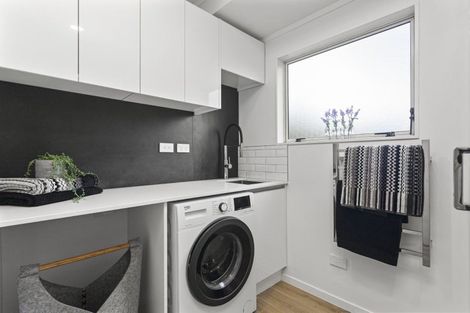 Photo of property in 18 Ian Marwick Place, Birkenhead, Auckland, 0626