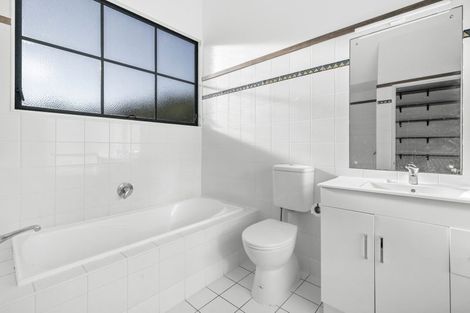 Photo of property in 124b The Ridgeway, Mornington, Wellington, 6021