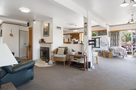 Photo of property in 84 Omokoroa Road, Omokoroa, 3114